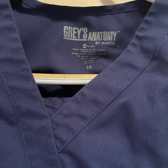 Grey’s Anatomy by Barco Indigo XS Riley Set. Mock wrap V-Neck Scrubs Top & Pants - Picture 10 of 12